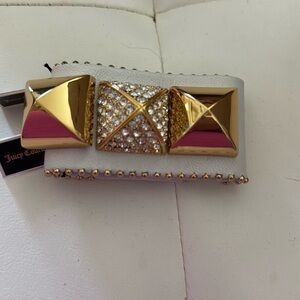 Juicy Bracelet new never worn white with large studs snap 6.5" y2k